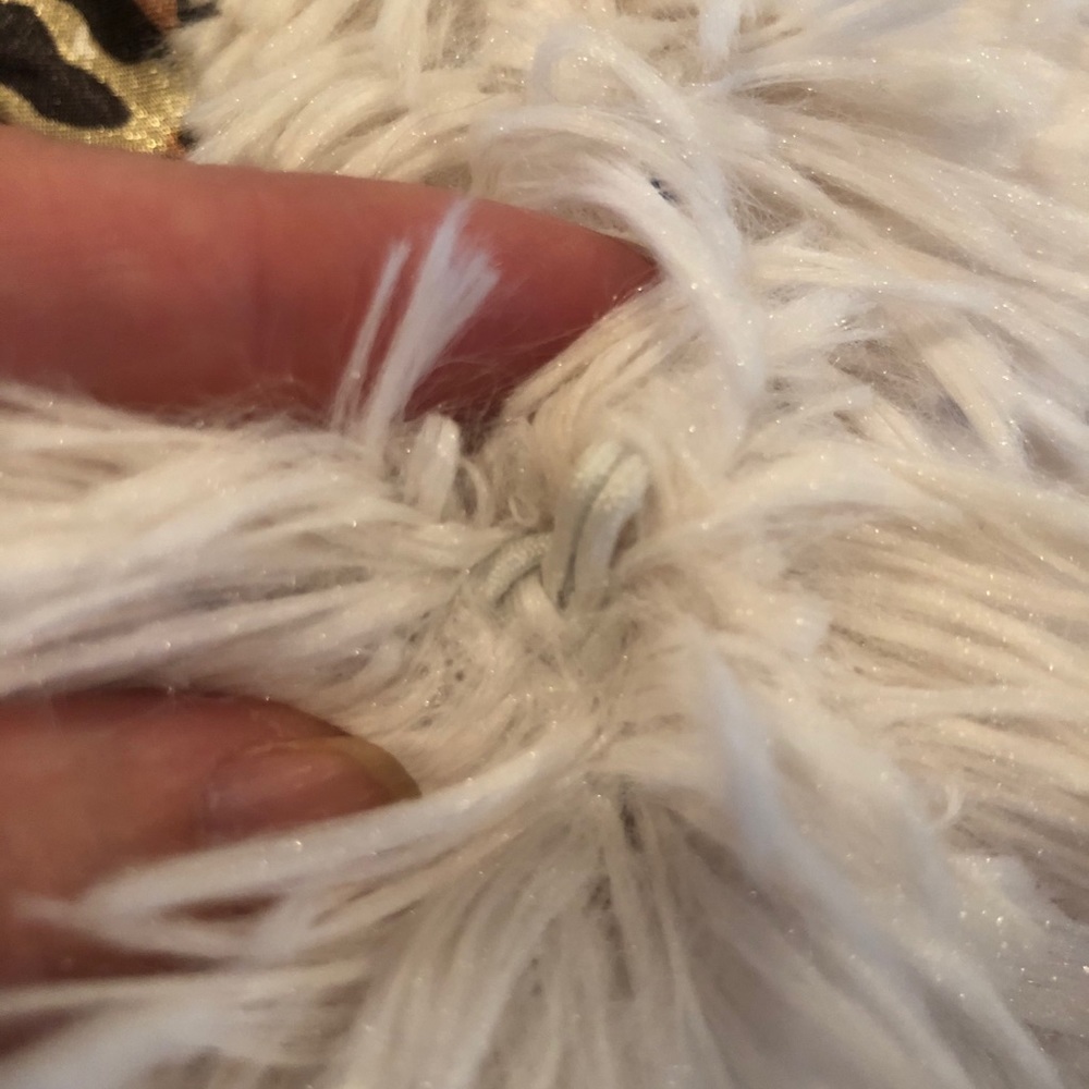 Betsey Johnson cream faux fur vest size Large - Picture 7 of 8